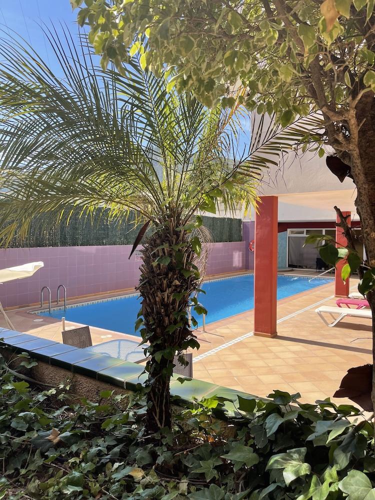 Aparthotel Residencial Vidalbir ラルファス・デル・ピ エクステリア 写真