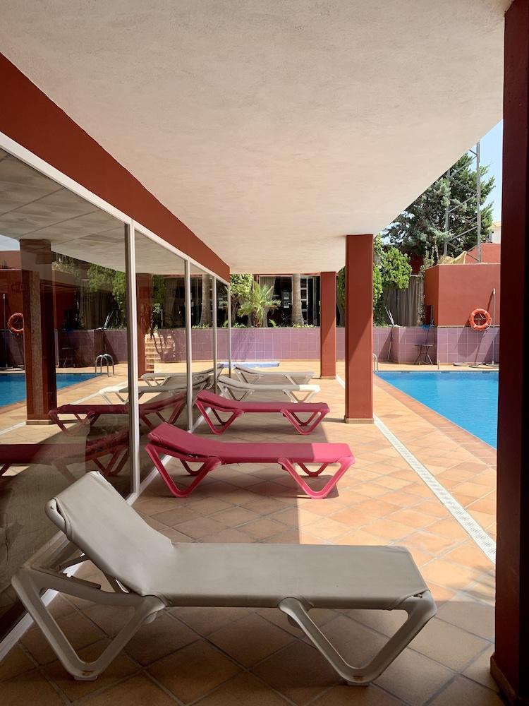 Aparthotel Residencial Vidalbir ラルファス・デル・ピ エクステリア 写真